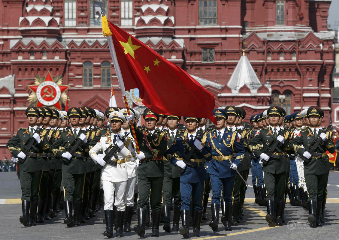 中国三军仪仗队亮相俄罗斯红场大阅兵