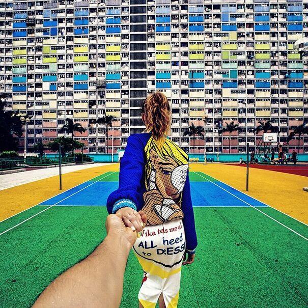 俄罗斯摄影师狂晒妻世界各地留下牵手照