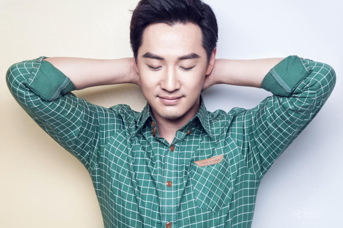 最近热度连续走高的央视男主持舒冬掀起了不小的风波,他被称为央视