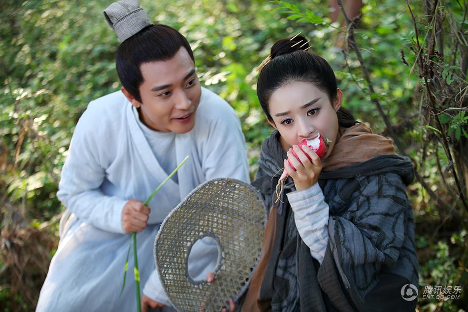 赵丽颖《花千骨》包子萝卜开场 大快朵颐显萌态