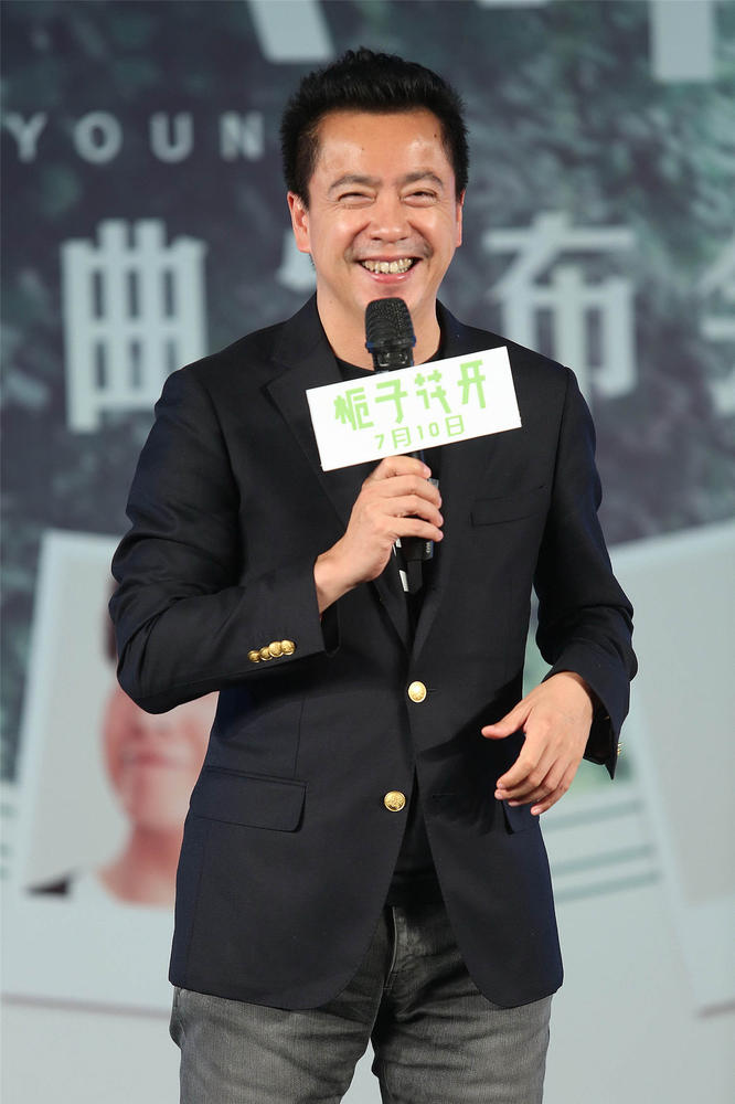 腾讯娱乐讯(文/付超图/薛建宇)6月17日,由何炅导演,李易峰,张慧雯领衔