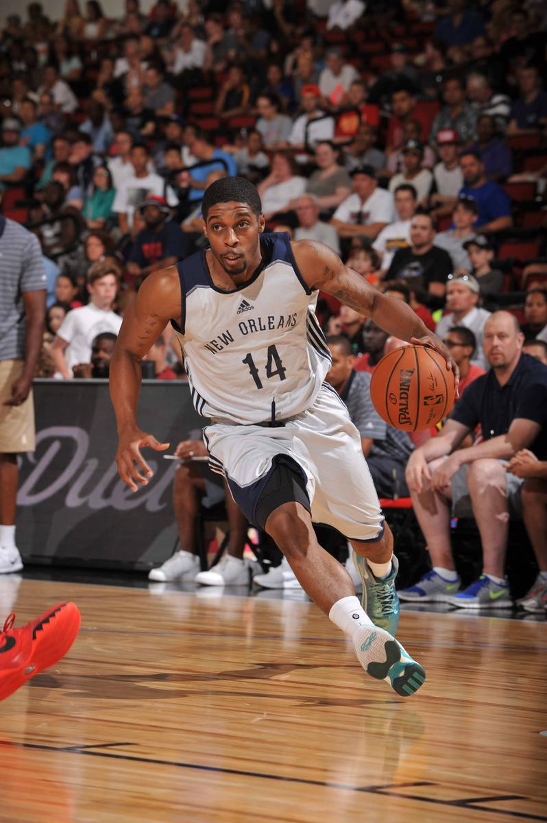 高清:鹈鹕五人上双淘汰奇才 贺天举5分3篮板