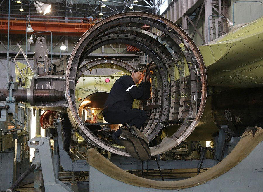 中美俄最顶尖战机生产线对比转载