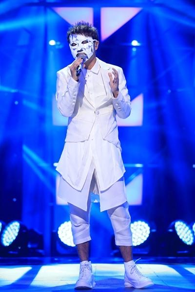 三十年后重返赛场 "蒙面歌王"李克勤掀怀旧风