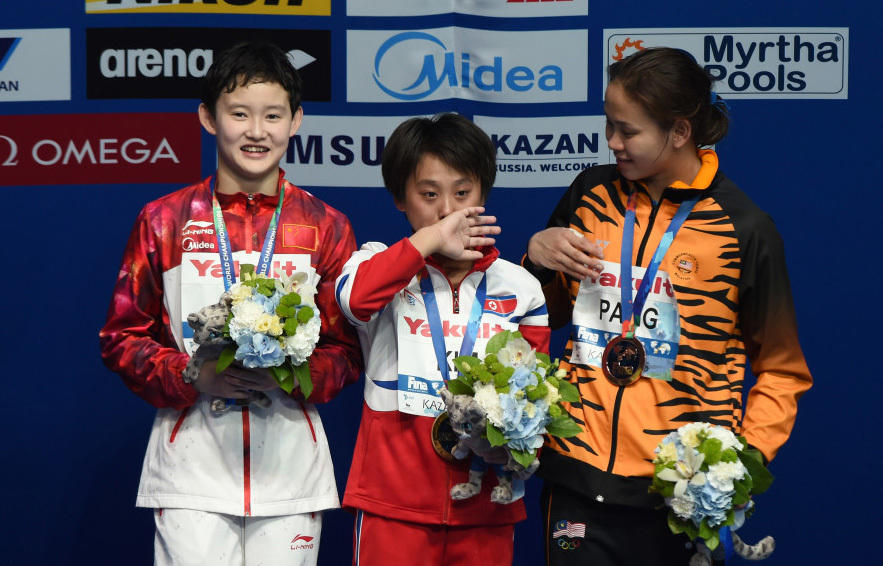 郑大世式痛哭朝鲜选手夺跳水金牌后泪流满面