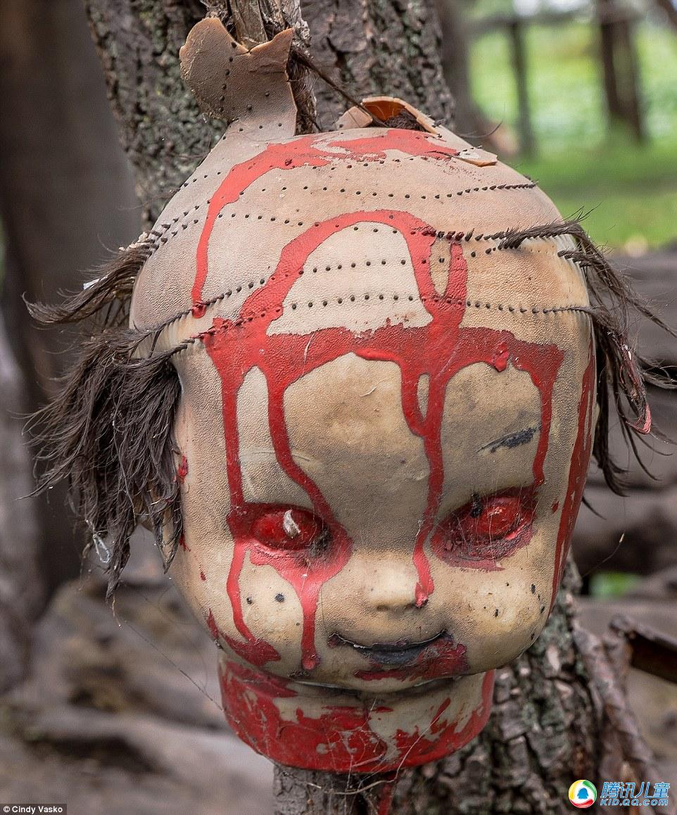 探访墨西哥恐怖的娃娃森林