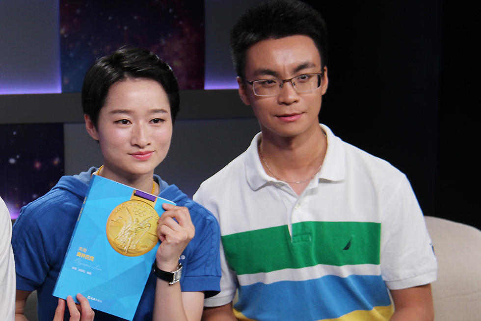 高清:吴静钰做客聊新书 老公称甘做背后绿叶