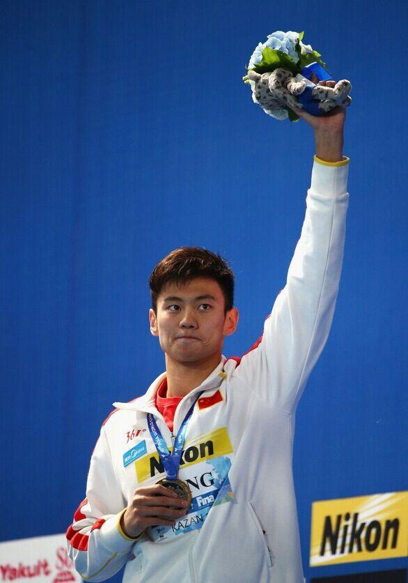 宁泽涛夺冠众明星示爱 盘点国内外高颜值运动员