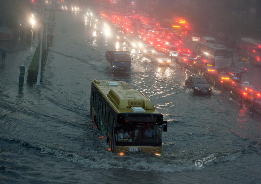 哈尔滨大暴雨图片