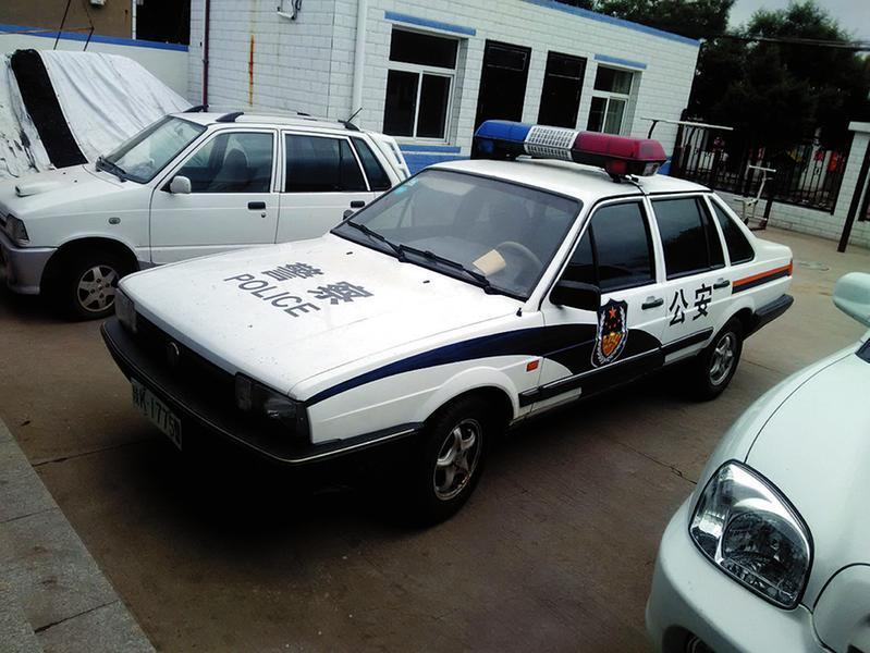 榆阳公安查扣的假警车.  /   隐藏 查看图注