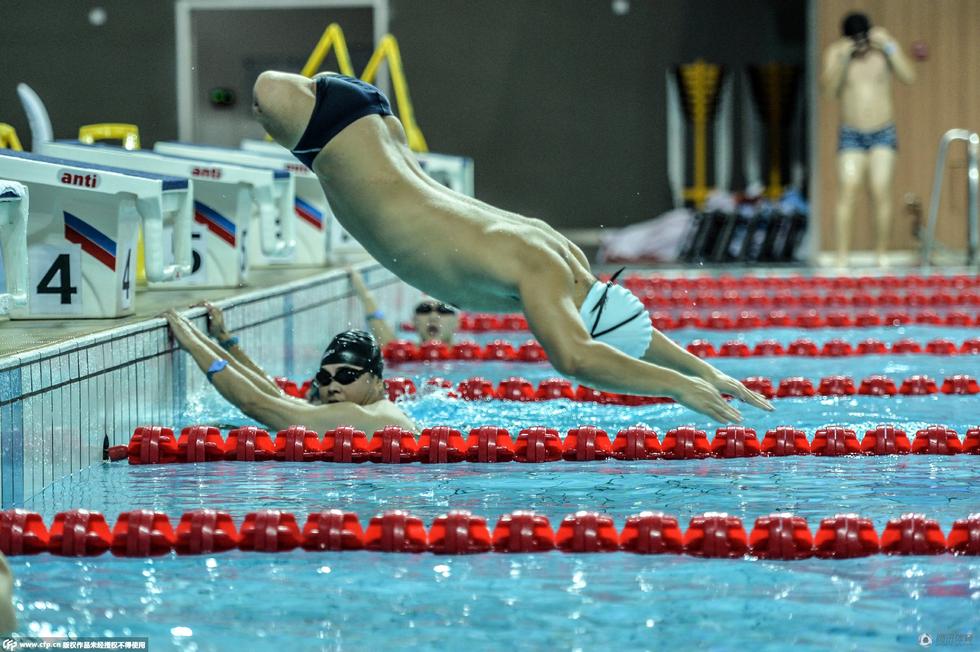 无手无腿照样劈波斩浪_体育_腾讯网