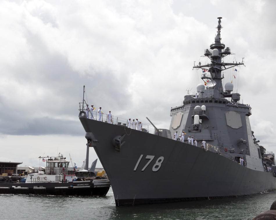 足柄号宙斯盾舰驶入珍珠港