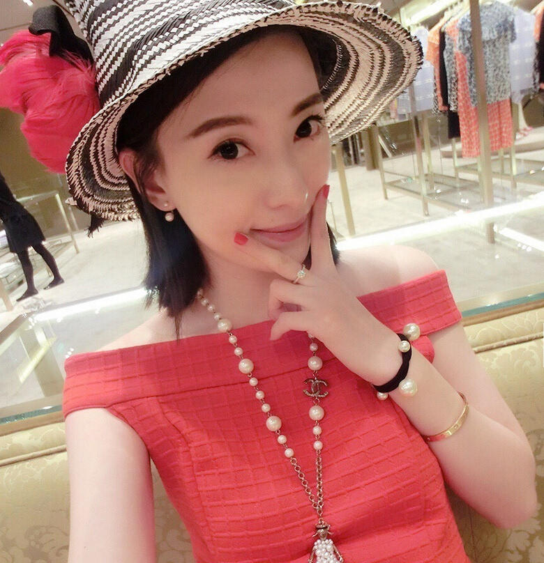 薛之谦前妻私照曝光 肤白貌美神似古力娜扎(5)