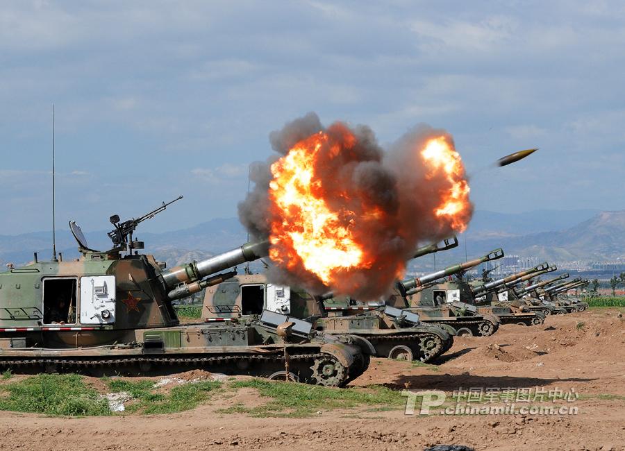 组图方寸之间走惊雷各型炮弹出膛瞬间