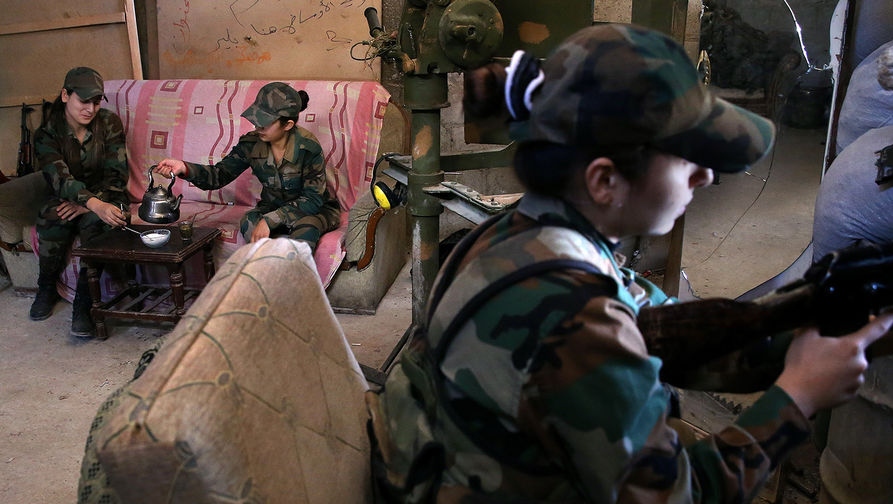 6/12 部署在达里亚地区阵地上的叙利亚女兵营女兵.