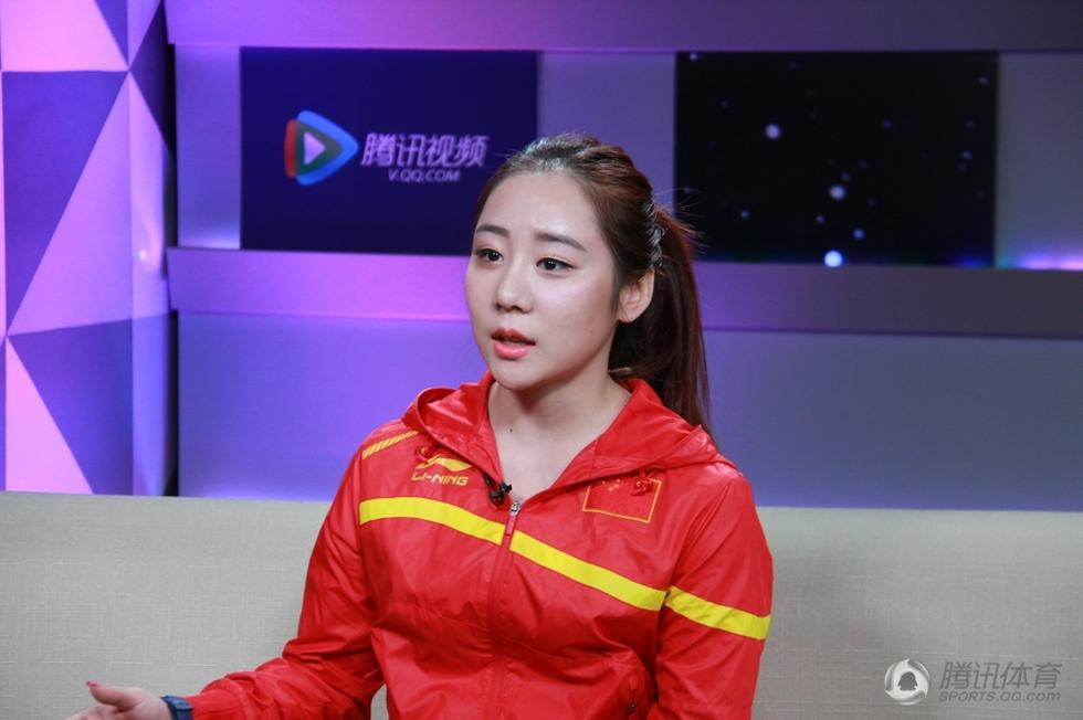 高清:何可欣邓琳琳做客《场外》 为小花支招