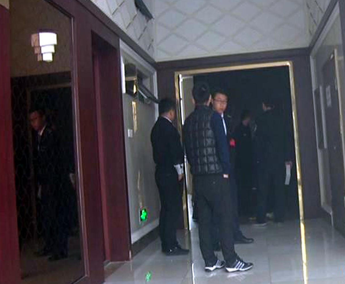 南京男子楼道上吊自杀吓傻清洁工 新闻 腾讯网