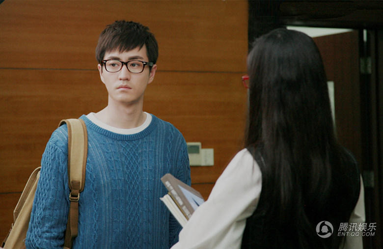 杨玏《致青春》学生照曝光 本色诠释学霸陈孝正