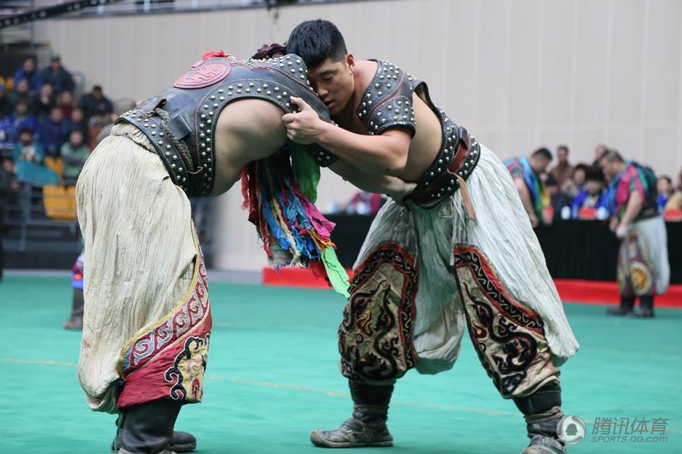 第2届蒙古搏克金腰带赛 三国高手厮杀血染赛场