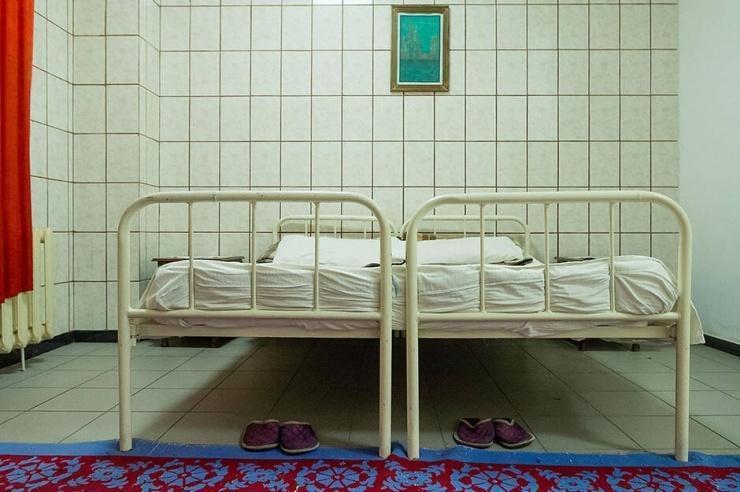 监狱内的2小时夫妻探视房 竟摆放着这些东西