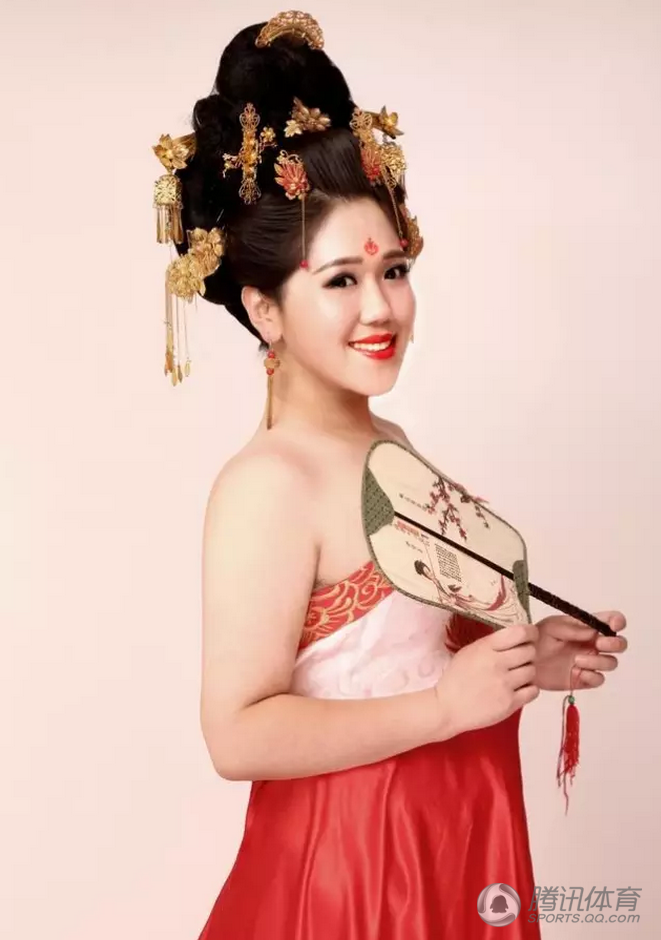 200斤女胖子走红网络面美身材壮比例失调图