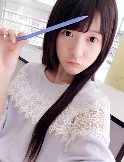 "星女郎"徐娇微博晒蓝色清新写真