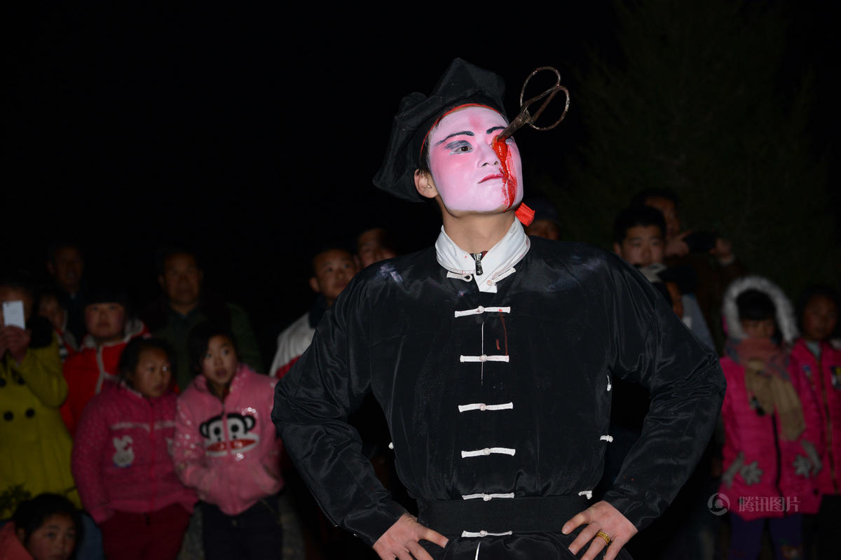 头部"铡刀"社火.