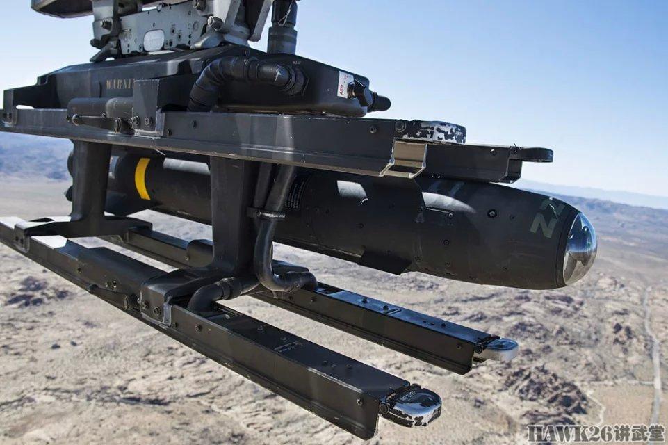 美国海军第8直升机作战中队(hsc-8)的mh-60s"海鹰"直升机试射agm-114b