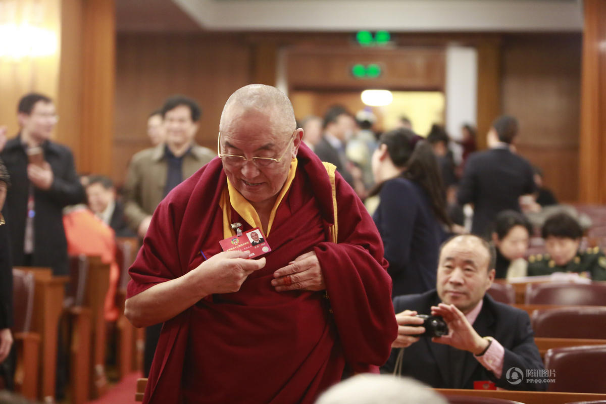 全国政协十二届四次会议开幕