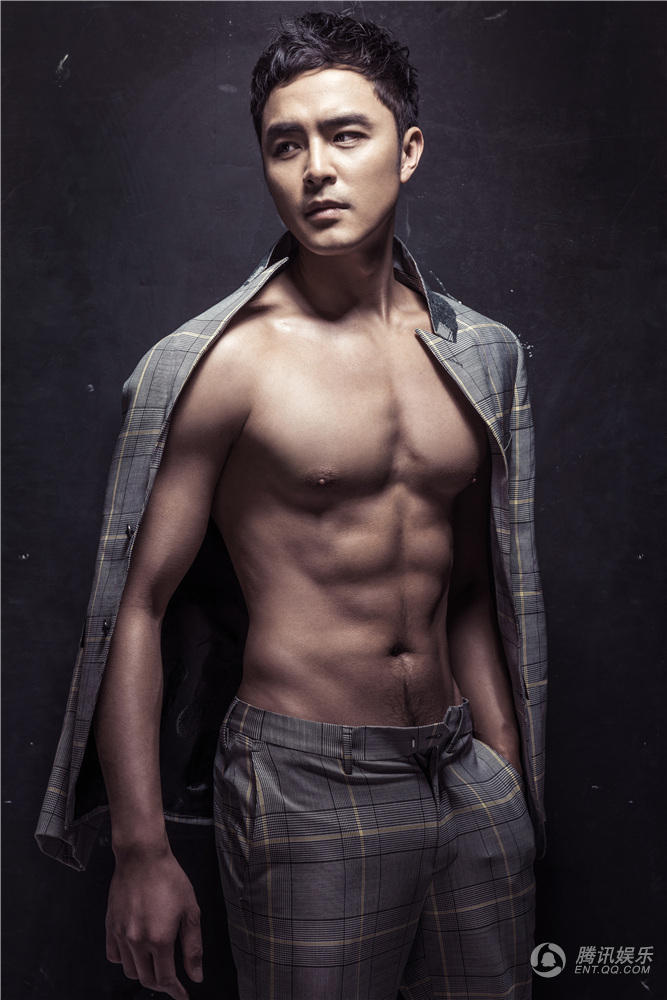 高清 明道拍性感写真大方露出八块腹肌 娱乐 腾讯网