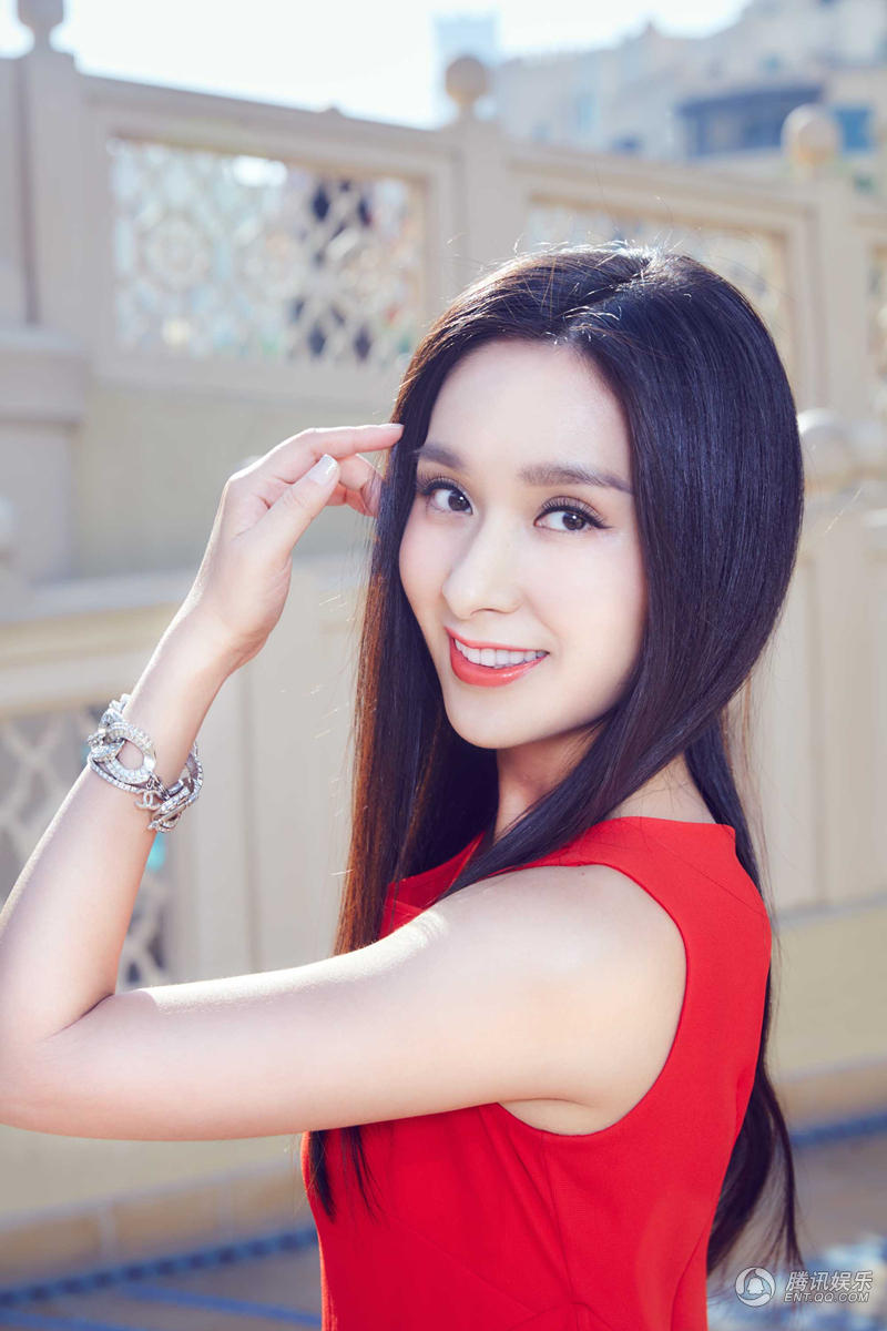 高清:杨恭如红衣写真曝光 绝美惊艳宛若少女