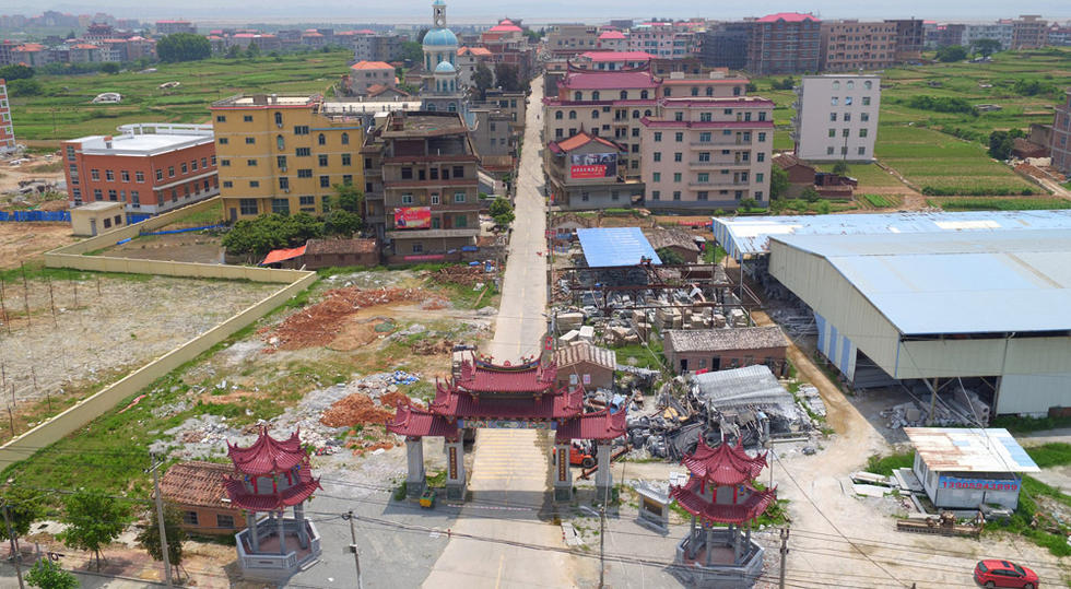 5月4日,腾讯探访有着"中国民营医疗之乡"之称的福建莆田巿东庄镇.