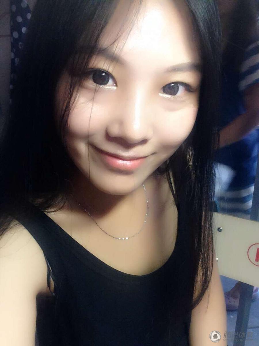 美女大学生最中意拜仁大长腿力挺球队夺冠