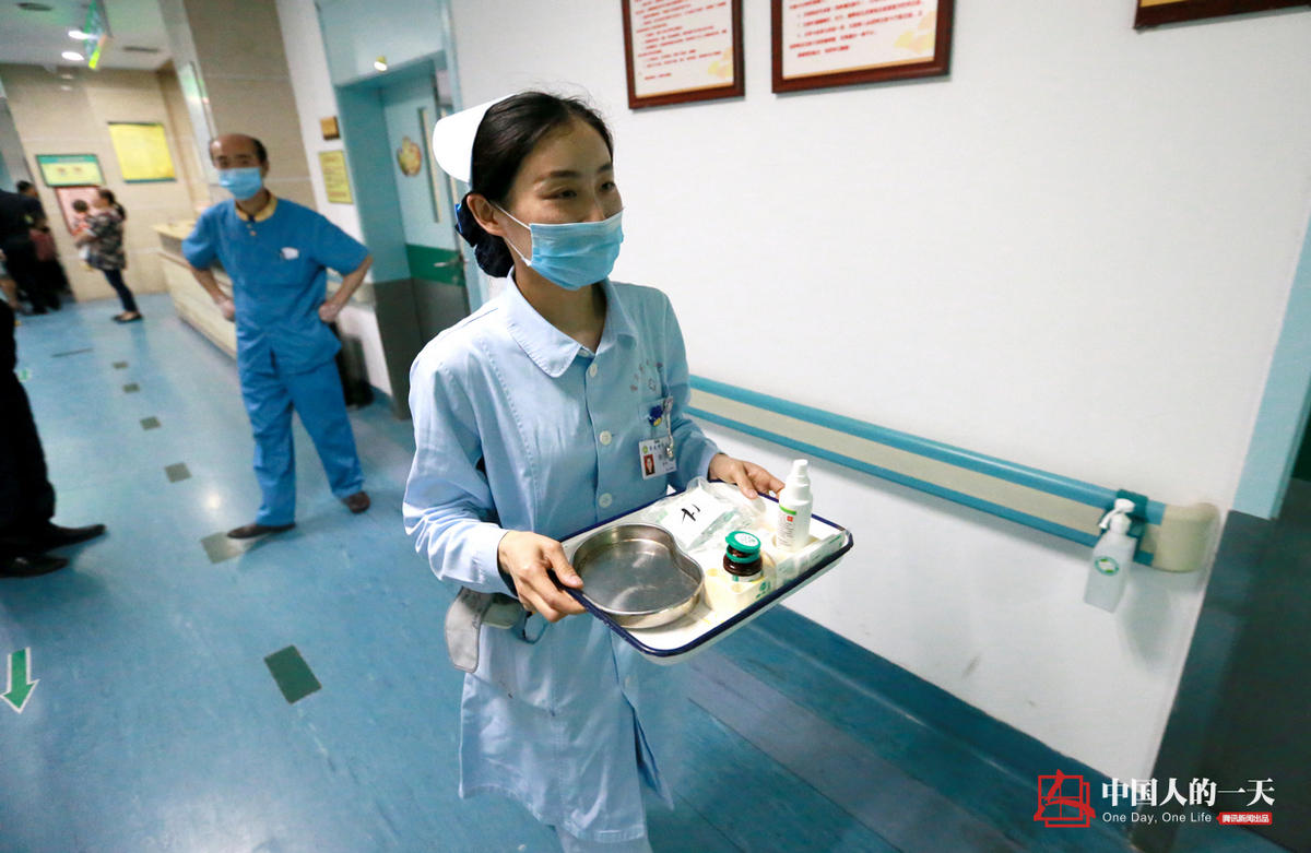 急诊科护士的一天 忙得像"打仗"