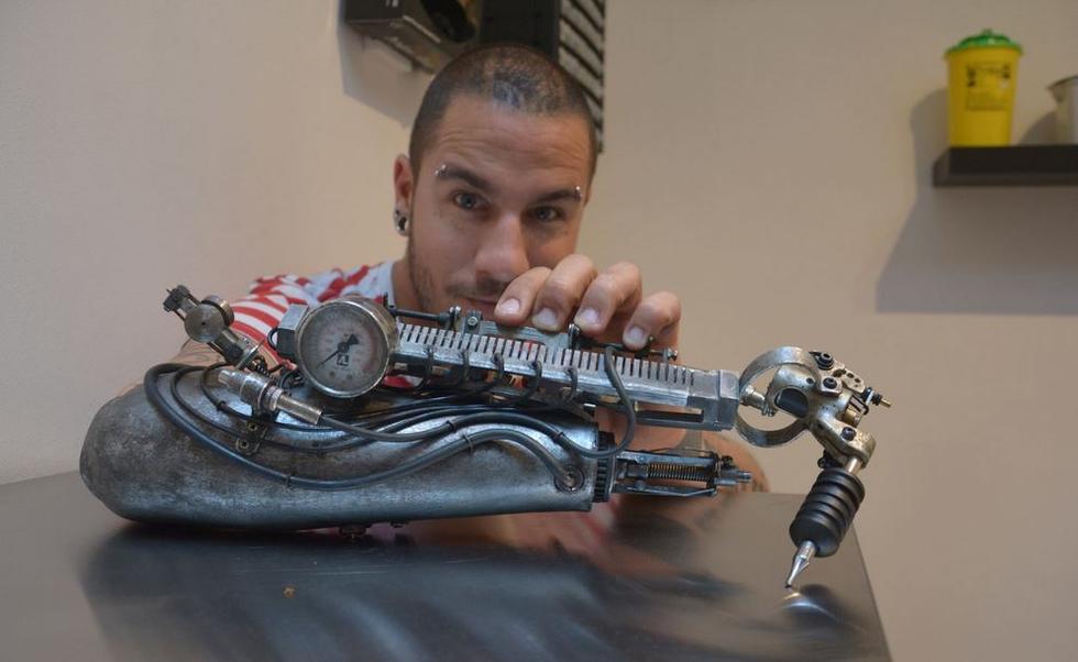 刺青终结者?他的假肢刺青比手更好用