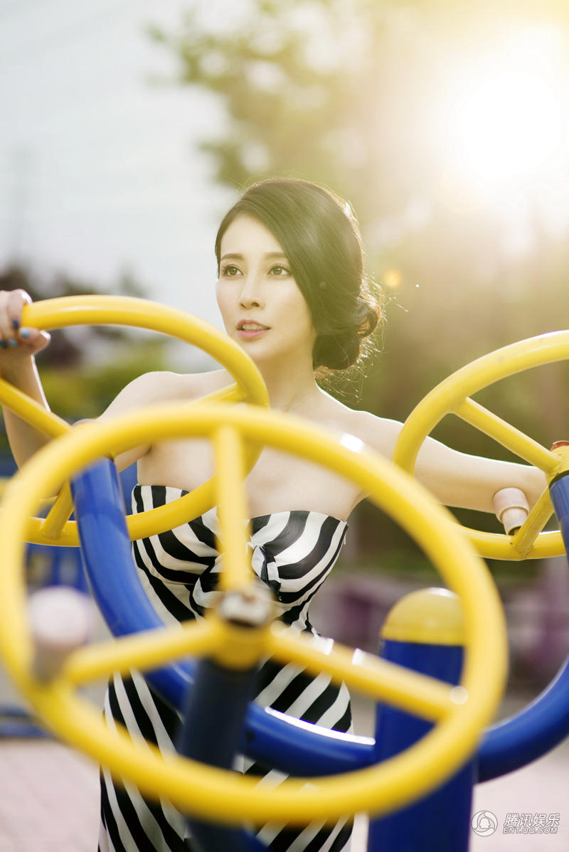 高清:刘雨鑫夏至写真曝光 尽显清新靓丽气质