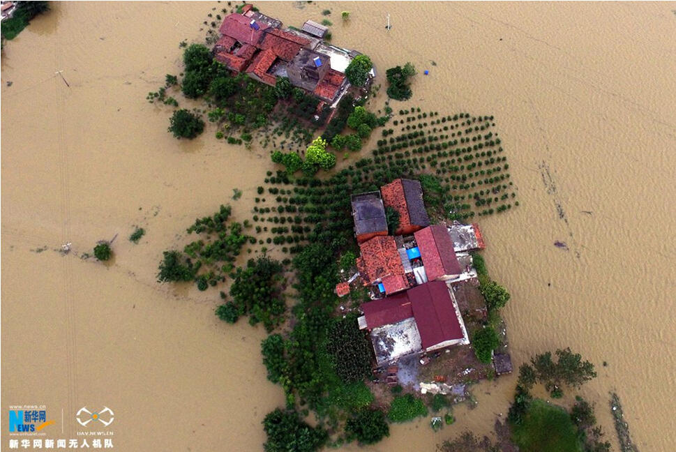 震撼航拍:特大暴雨致湖北荆门多地被淹(图)