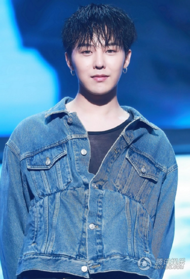 穿过你的黑发的我的眼 迷人权志龙尽显湿发诱惑