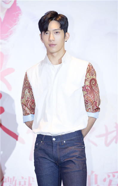 井柏然真他妈帅","这碗狗粮真的吃了忍不住想再刷一遍,肖奈高冷又暖心