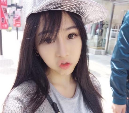 女主播卡卡:每天只睡2小时练技术 我代打?