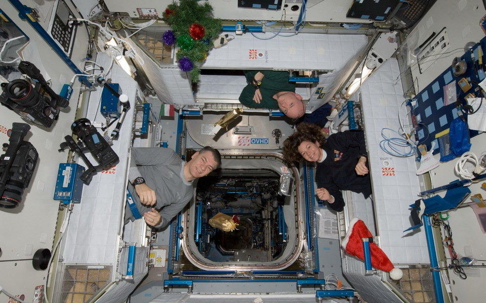 空间站上的宇航员如何生活