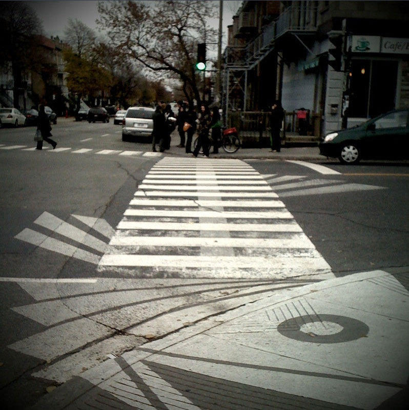 盘点国外那些千奇百怪的人行道斑马线