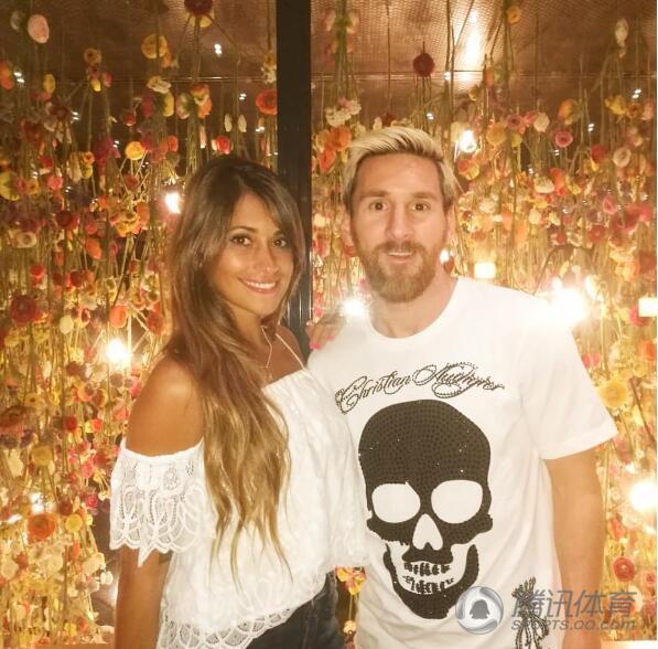 梅西女友晒幸福照 大儿子蒂亚戈呆萌可爱_体育_腾讯网