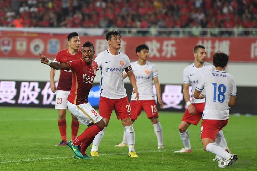 高清:回放保利尼奥破门时刻 暴力鸟狂奔庆祝