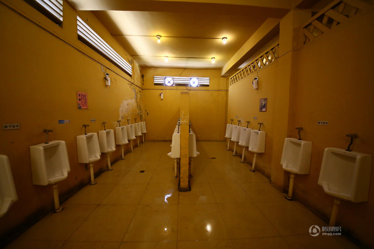 温州厕所不分男女图片
