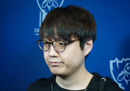 mata:最好中单是rookie uzi未进世界前三