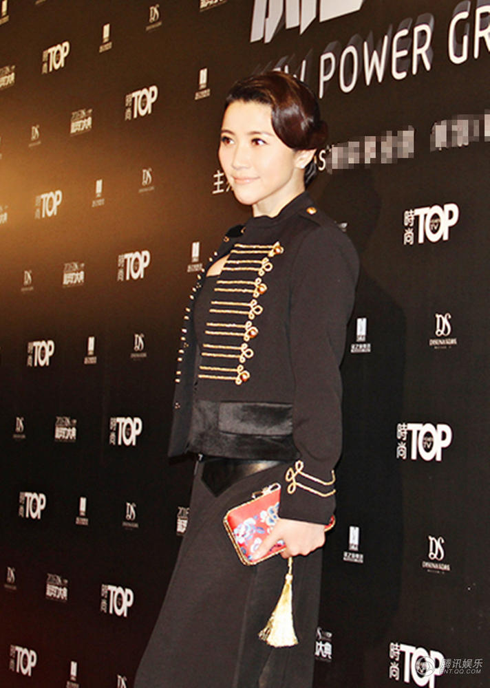 颜丙燕出席时尚top盛典 获新势力大奖 5张