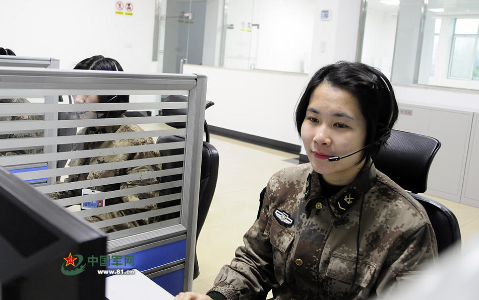 组图:长话连女兵 我们是首长耳目,军队神经
