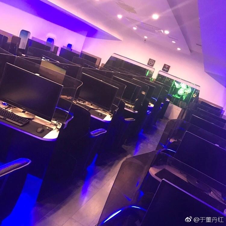 上海最牛网吧:通宵1人120 设"王思聪包厢"