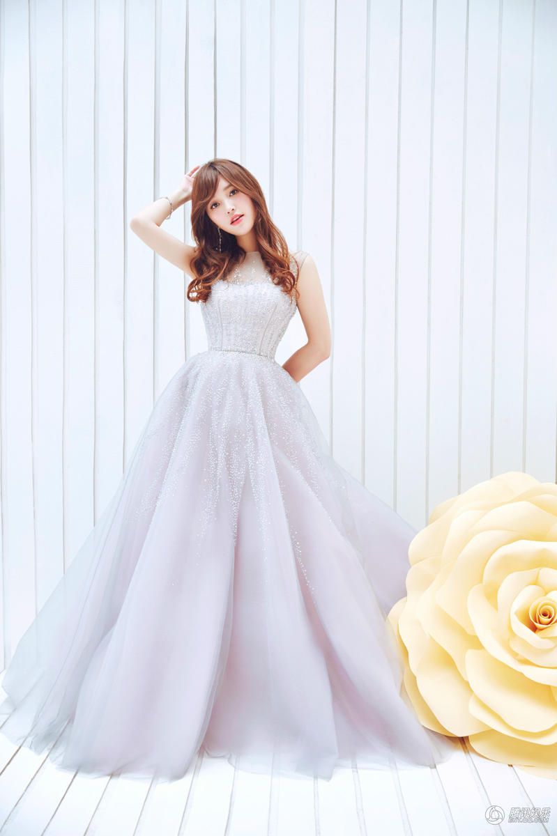 高清:金莎露肩小秀性感 尽显女王范儿